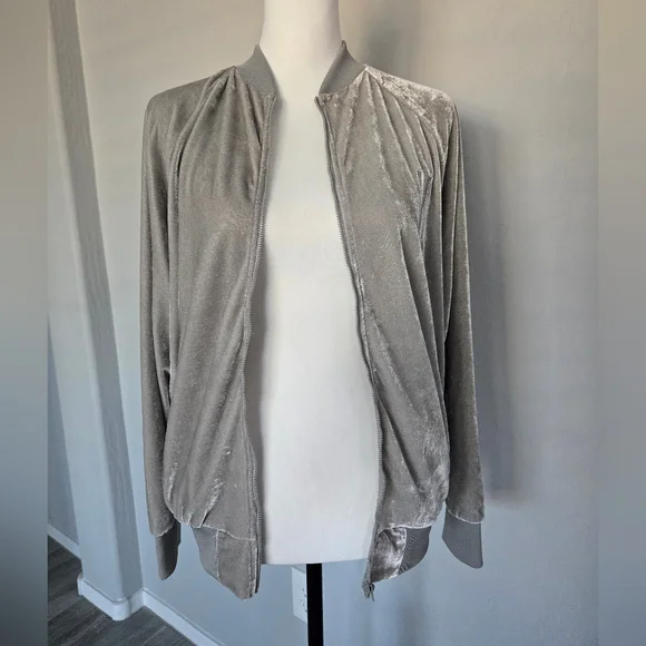 Daya By Zendaya Velour Velvet Silver Gray Track Jacket Zip Up Long Sleeve Sz XS - Picture 15 of 16